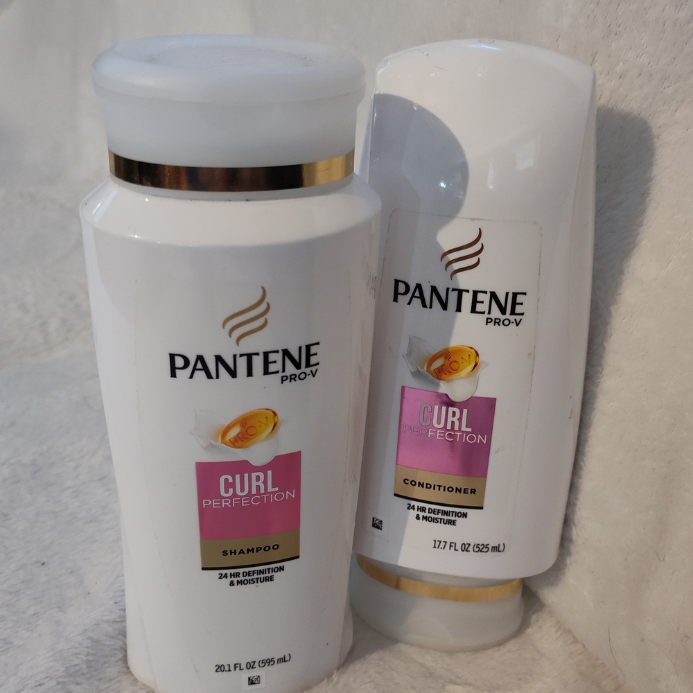 Pantene Pro-V Curl Perfection Shampoo - White